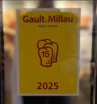 Gault&Millau Guide Switzerland 2025 plaque showing 15 points for Oh de Vie (Lenkerhof) during George Tanos’ tenure as Head Chef.